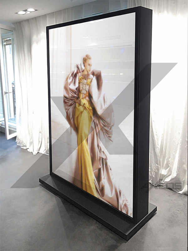 Luxury display totem - AXEOS