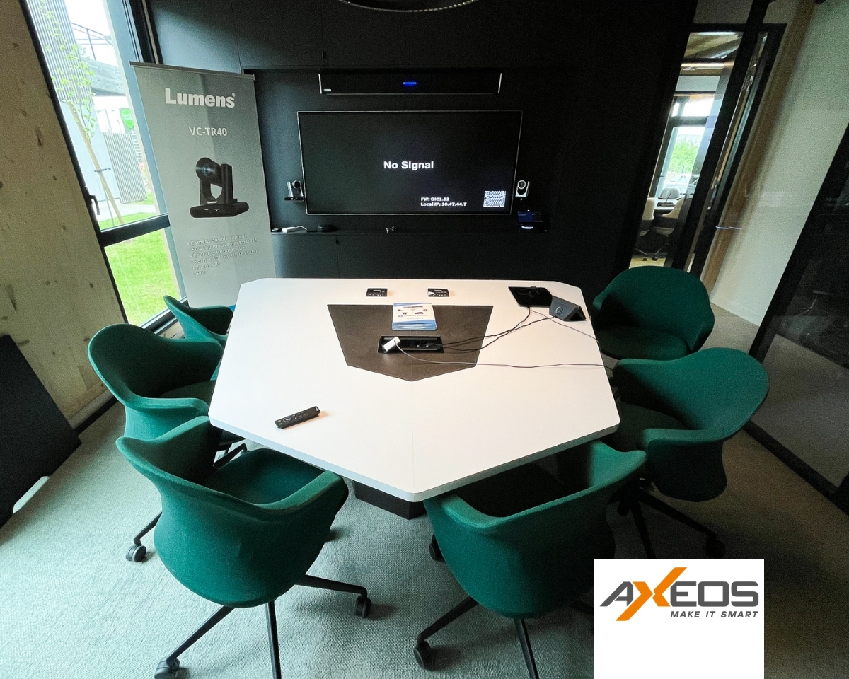 Table Huddle Room Axeos Televic Conference (3)